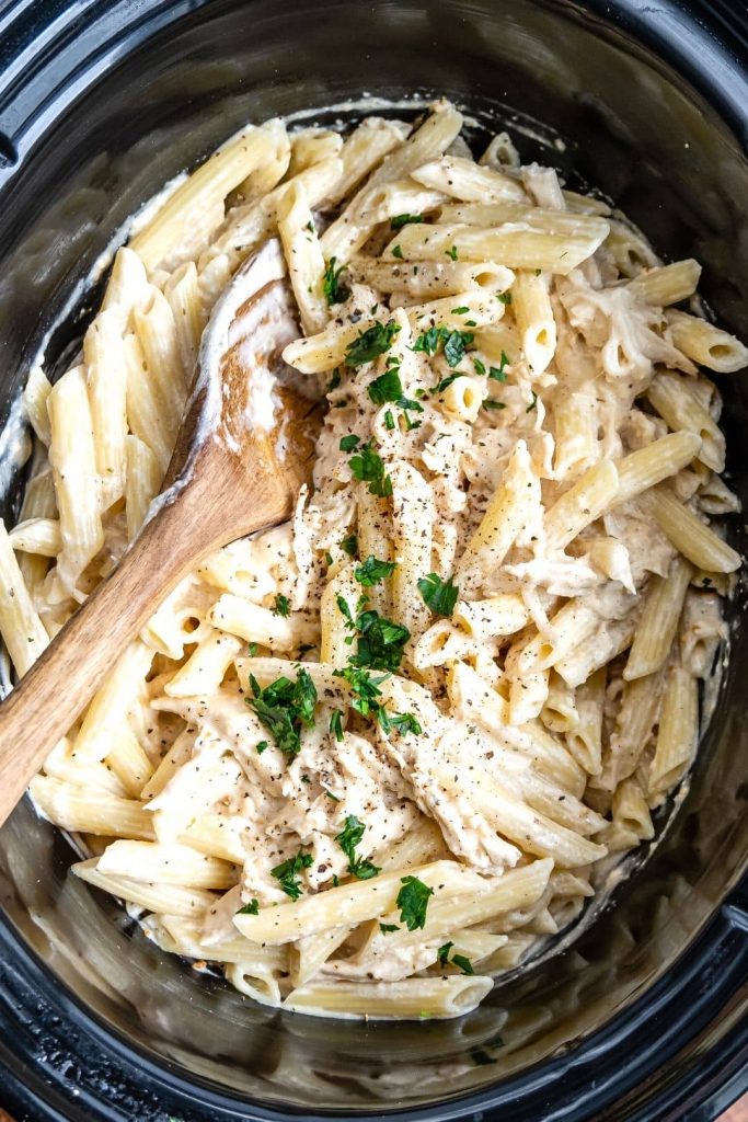 Slow Cooker Olive Garden Chicken Pasta