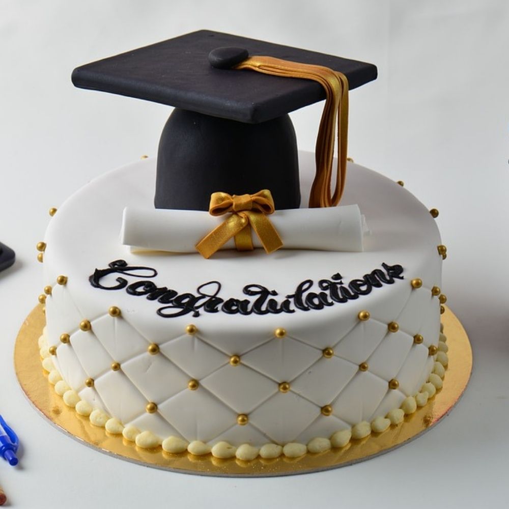 Share More Than 80 Unique Graduation Cake Ideas Awesomeenglish Edu Vn   Graduation Cake 