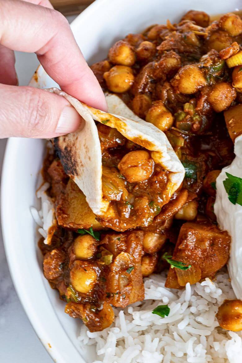 Chickpea and Potato Curry Recipe - Top Recipes (2024)